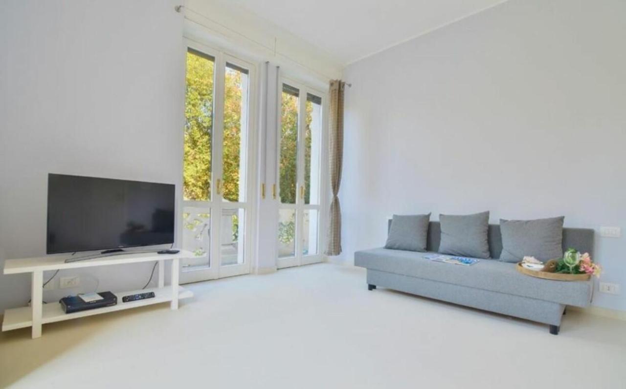 Bacone Liberty Olimpia Apartment Milan Luaran gambar